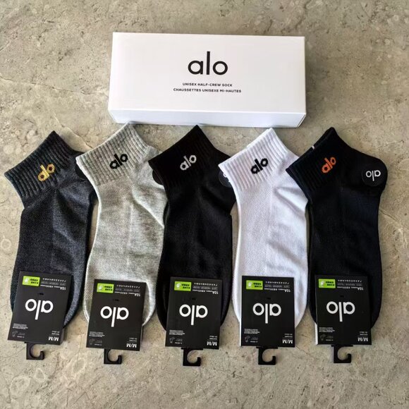 A46- ALO Yoga Men's Neutral Tone Logo Ankle Socks 5-Pair Box Set - NWT